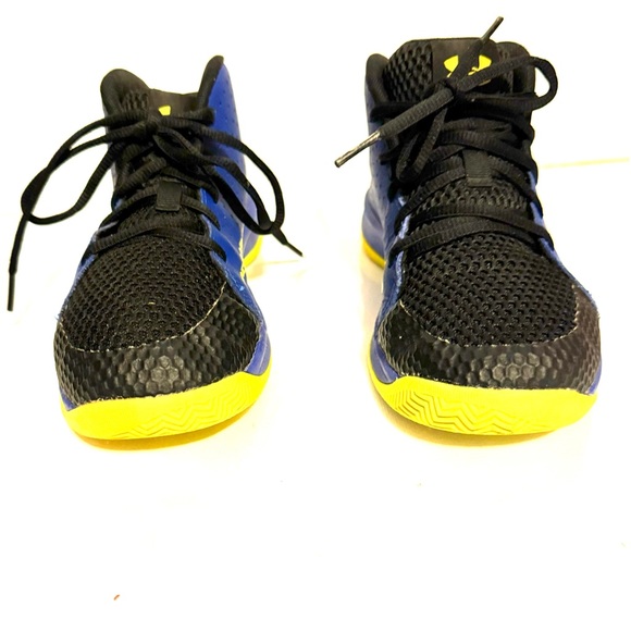 Unfer Armour Basketball - Picture 2 of 15